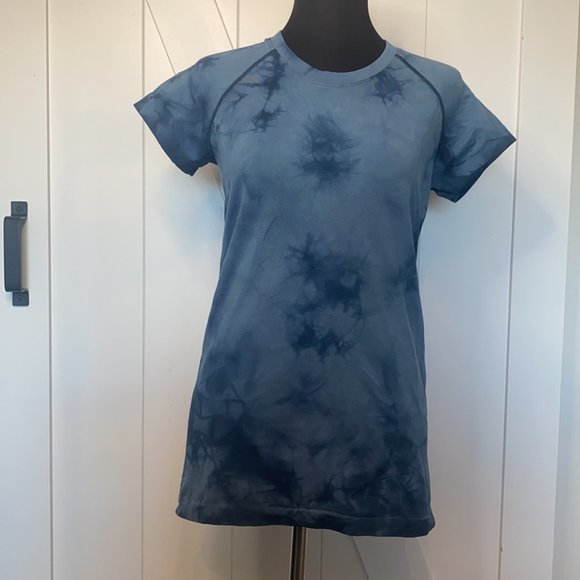 Lululemon Swiftly Speed Short Sleeve top Blue tye dye sz 8 workout yoga shirt - Picture 1 of 5